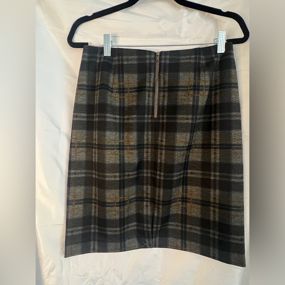 Cabi Step Out Skirt - NWOT - Picture 8 of 13